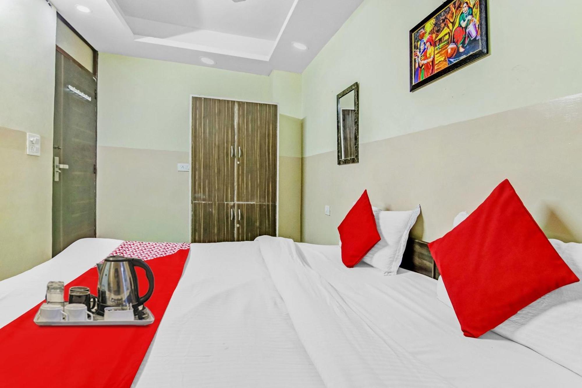 Super Hotel O Royal Green New Delhi Exteriör bild